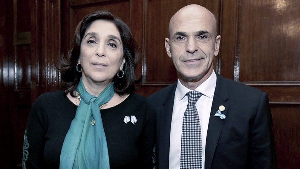 Silvia Majdalani y Gustavo Arribas procesados por espionaje ilegal