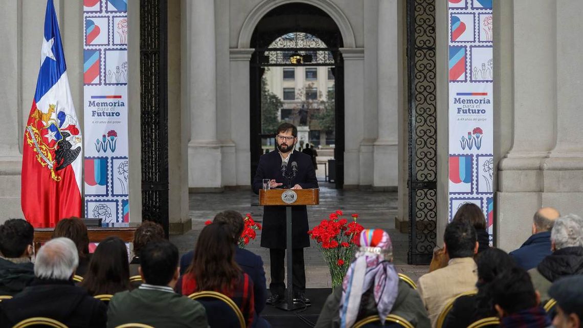 El presidente Gabriel Boric encabezó el acto central en el palacio de la Moneda.