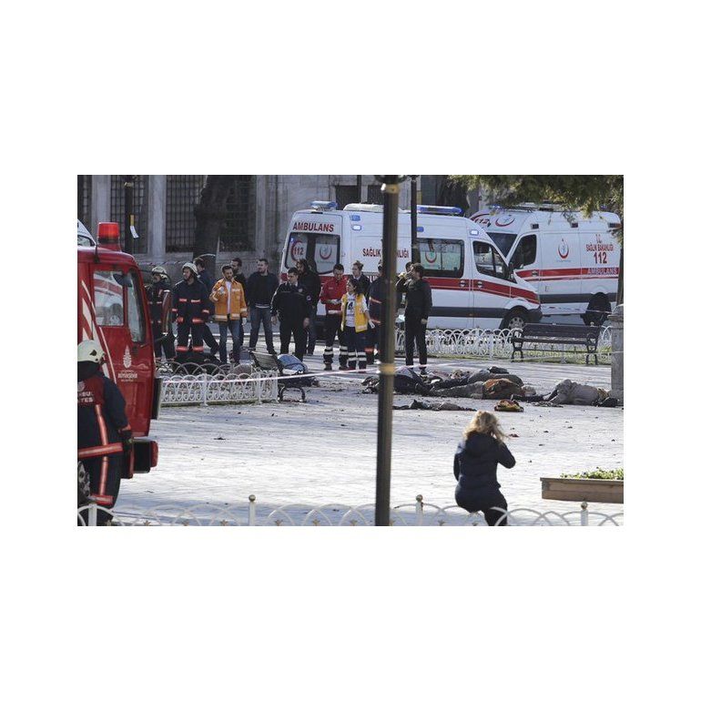Al menos 10 muertos en atentado en centro turístico de Estambul