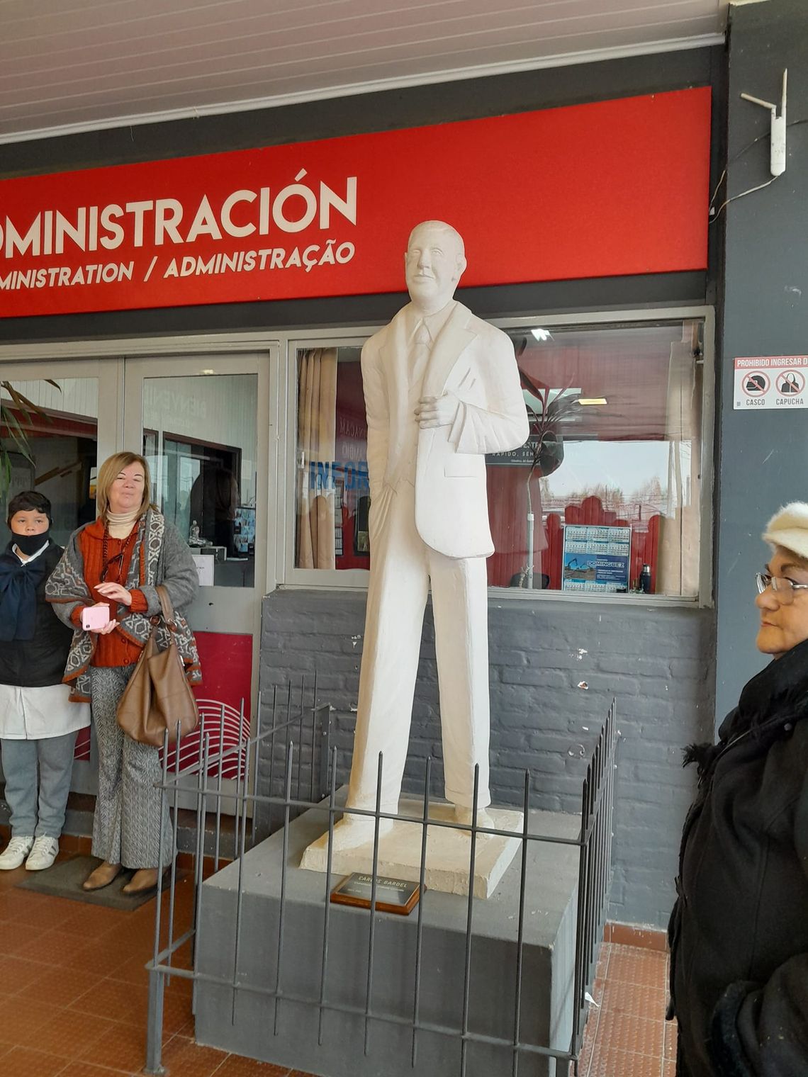 Carlos Gardel de Tacuarembó, la polémica escultura