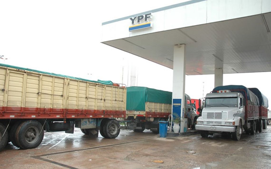 Los transportistas esperan que se normaliza con el abastecimiento de gasoil.