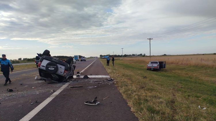 Tragedia en la Ruta 2: un joven de 20 años murió este sábado por la mañana tras un violento choque frontal entre dos camionetas&nbsp;