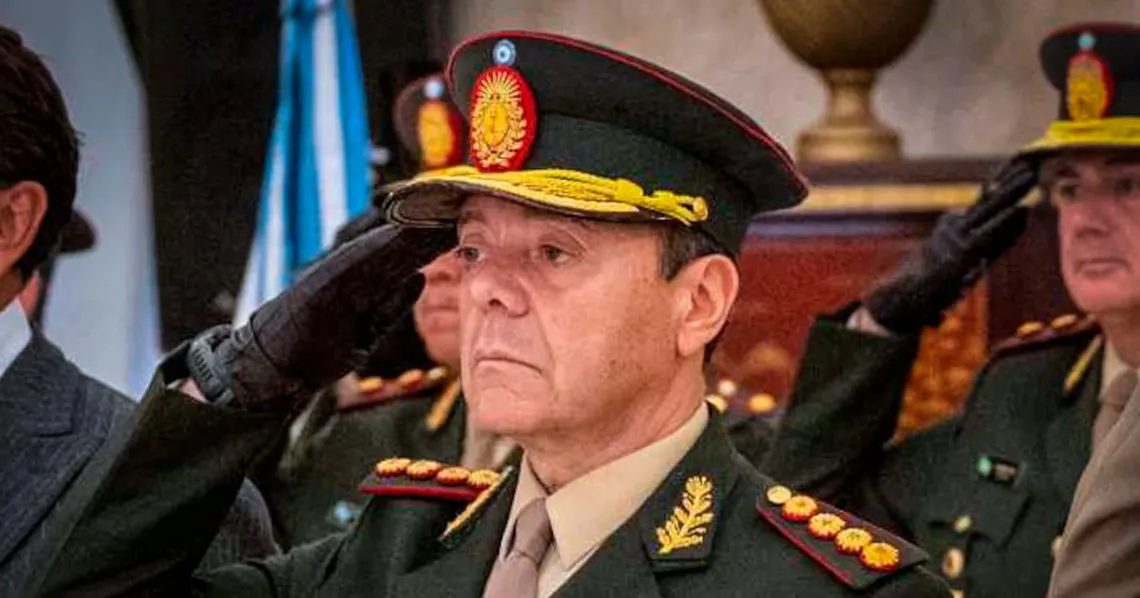 Carlos Presti. El titular de la cartera de Defensa firm&oacute; junto a Luis Caputo el aumento de salario de las Fuerzas Armadas y la Polic&iacute;a de Establecimientos Navales.