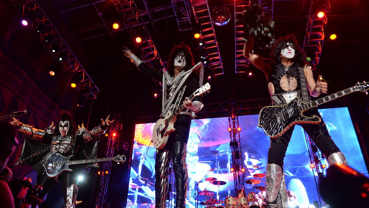 Kiss cantó 40 y gozó del amor incondicional