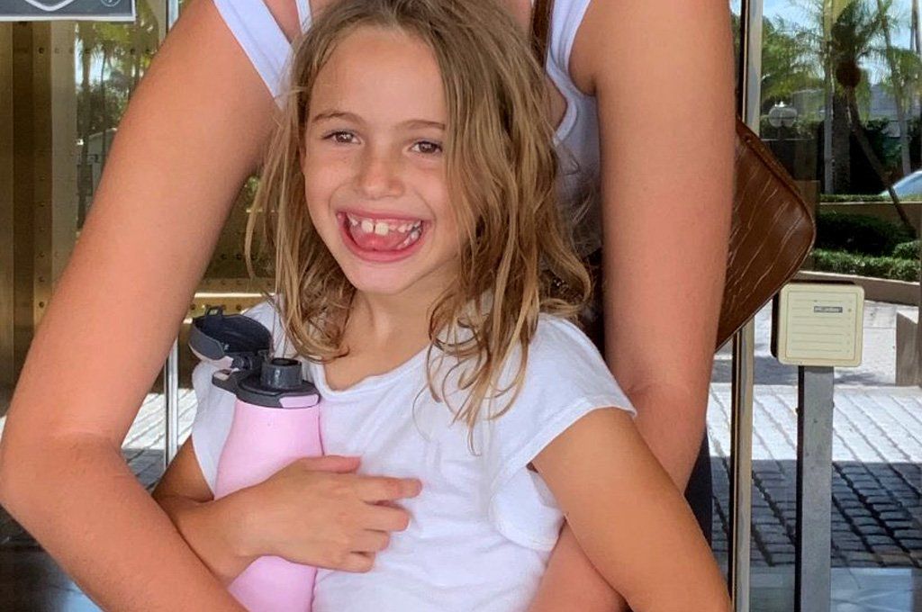 Stella Arango, de siete años, fue hallada entre los escombros. Es hija de un bombero y de la fotógrafa argentina residente en Miami, Graciela Cattarossi.