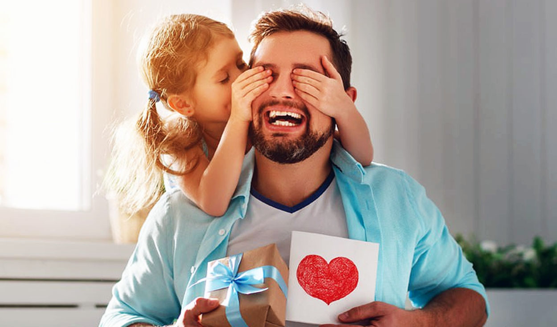 Las mejores frases y tarjetas para saludar a papá el Día del Padre