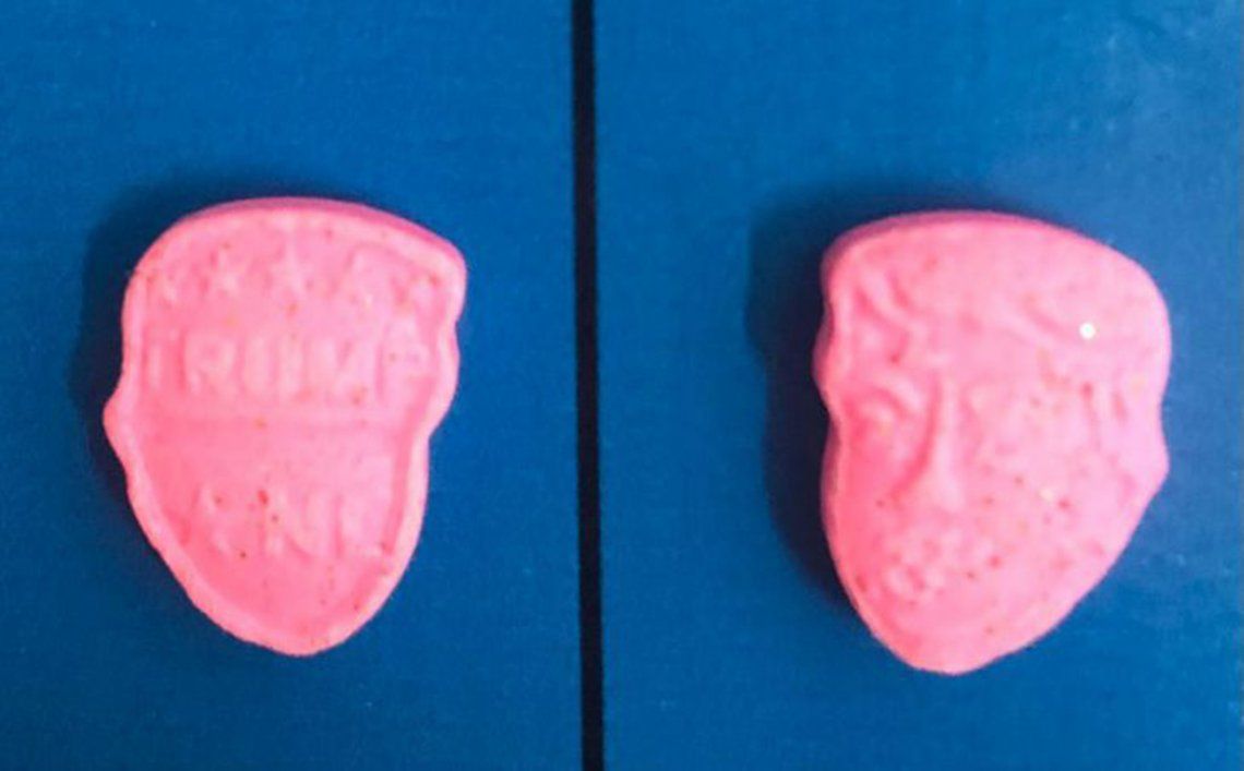 El dealer tenía en su poder diez pastillas de éxtasis color rosa con la forma y el rostro de Trump.