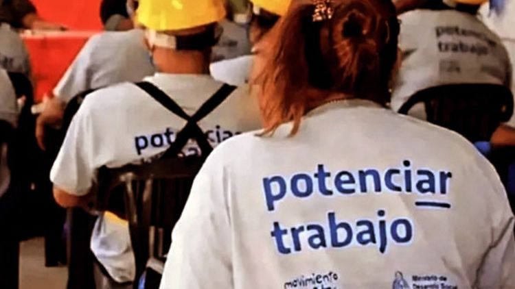 El Gobierno reemplazó el Potenciar Trabajo por un sistema de capacitaciones y extendió la asistencia para los sectores más vulnerables.