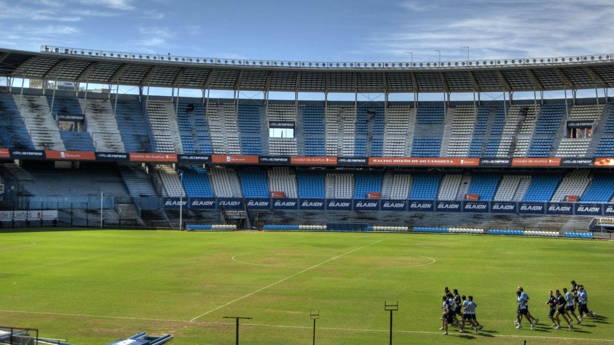 Eliminatorias: Racing también se anotó en la puja por la cancha