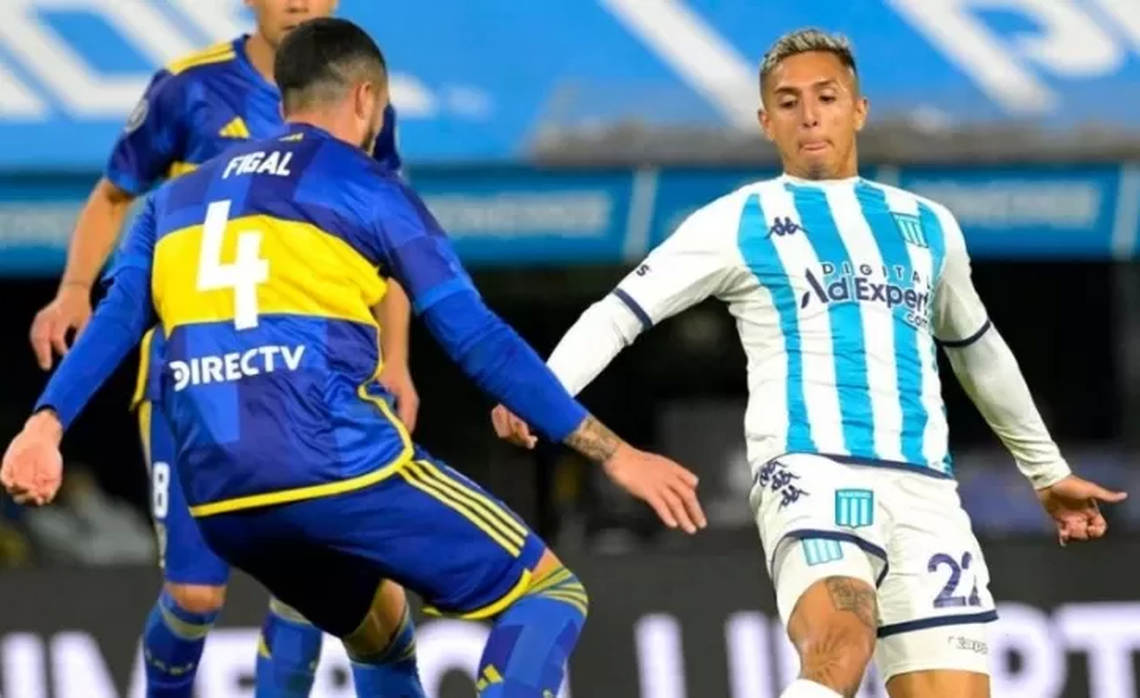 Agustín Almendra defendiendo la camiseta de Racing.