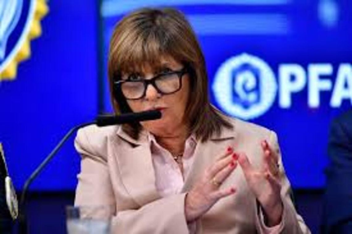 El Ministerio de Seguridad publicó una resolución en Boletín Oficial y de esta manera, formalizaron el anuncio de Patricia Bullrich. El Ministerio de Seguridad publicó una resolución en Boletín Oficial y de esta manera, formalizaron el anuncio de Patricia Bullrich.