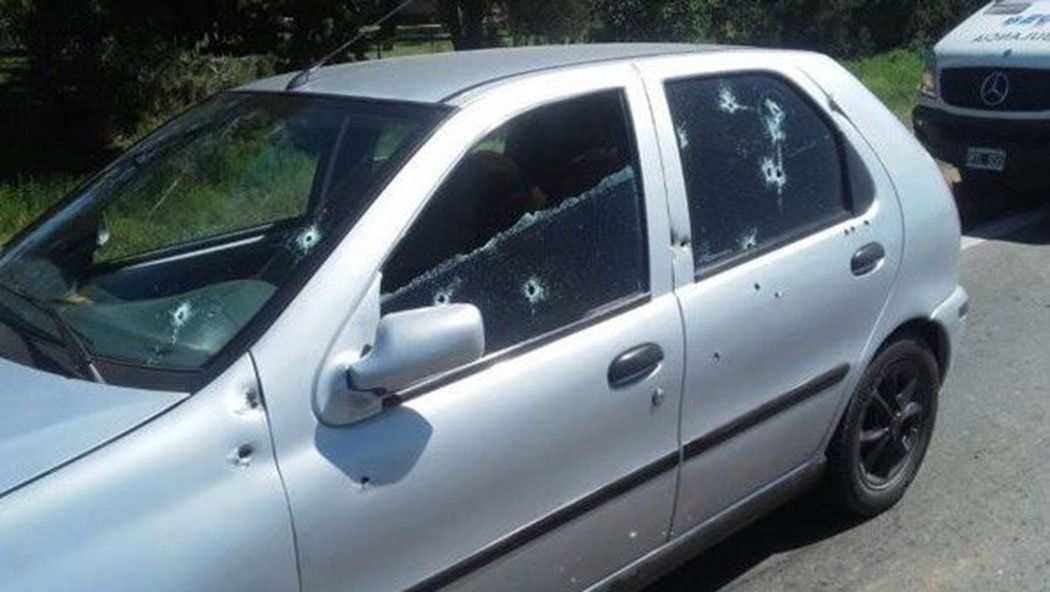 Ajuste de cuentas en Rosario: acribillan un auto y asesinan a tres jóvenes