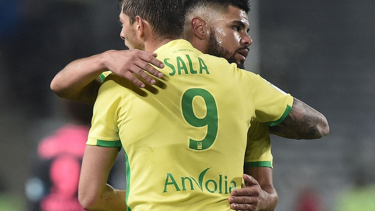 Torcedores do Nantes prestam homenagens a Emiliano Sala