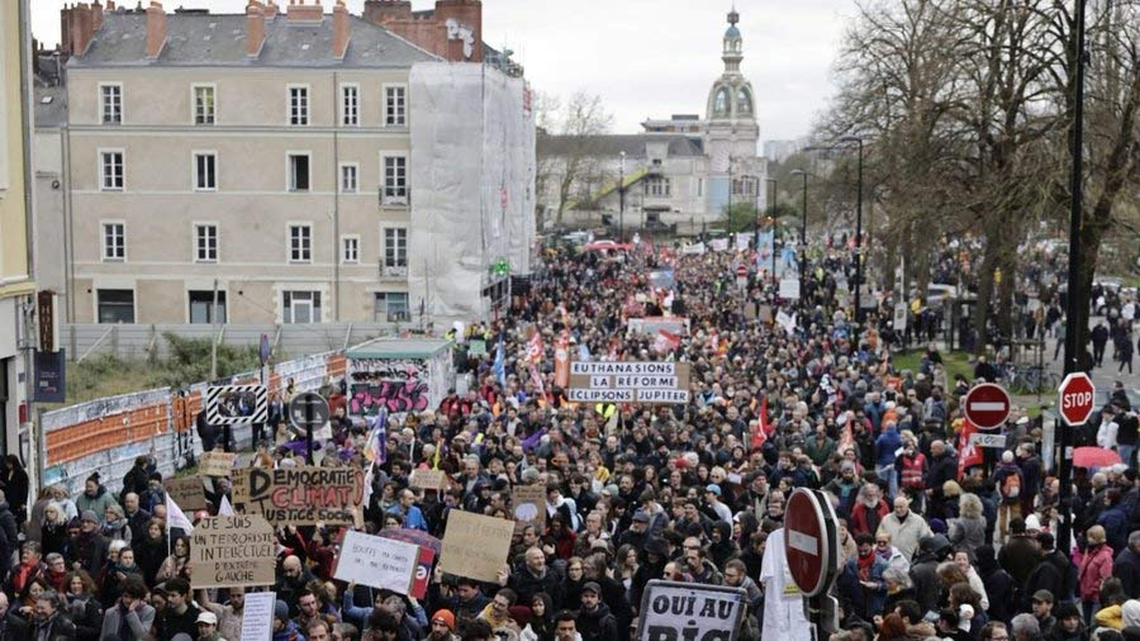 Masivas marchas en Francia contra la reforma jubilatoria