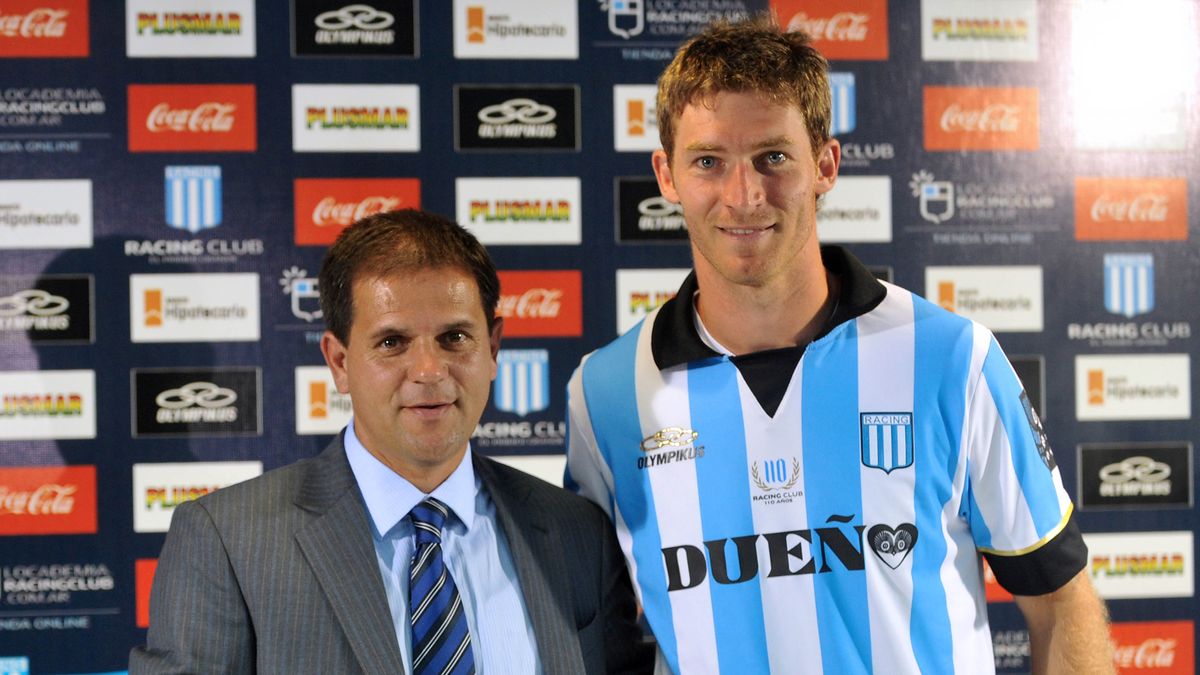 FOTO: Bolatti é oficialmente apresentado pelo Racing, na Argentina