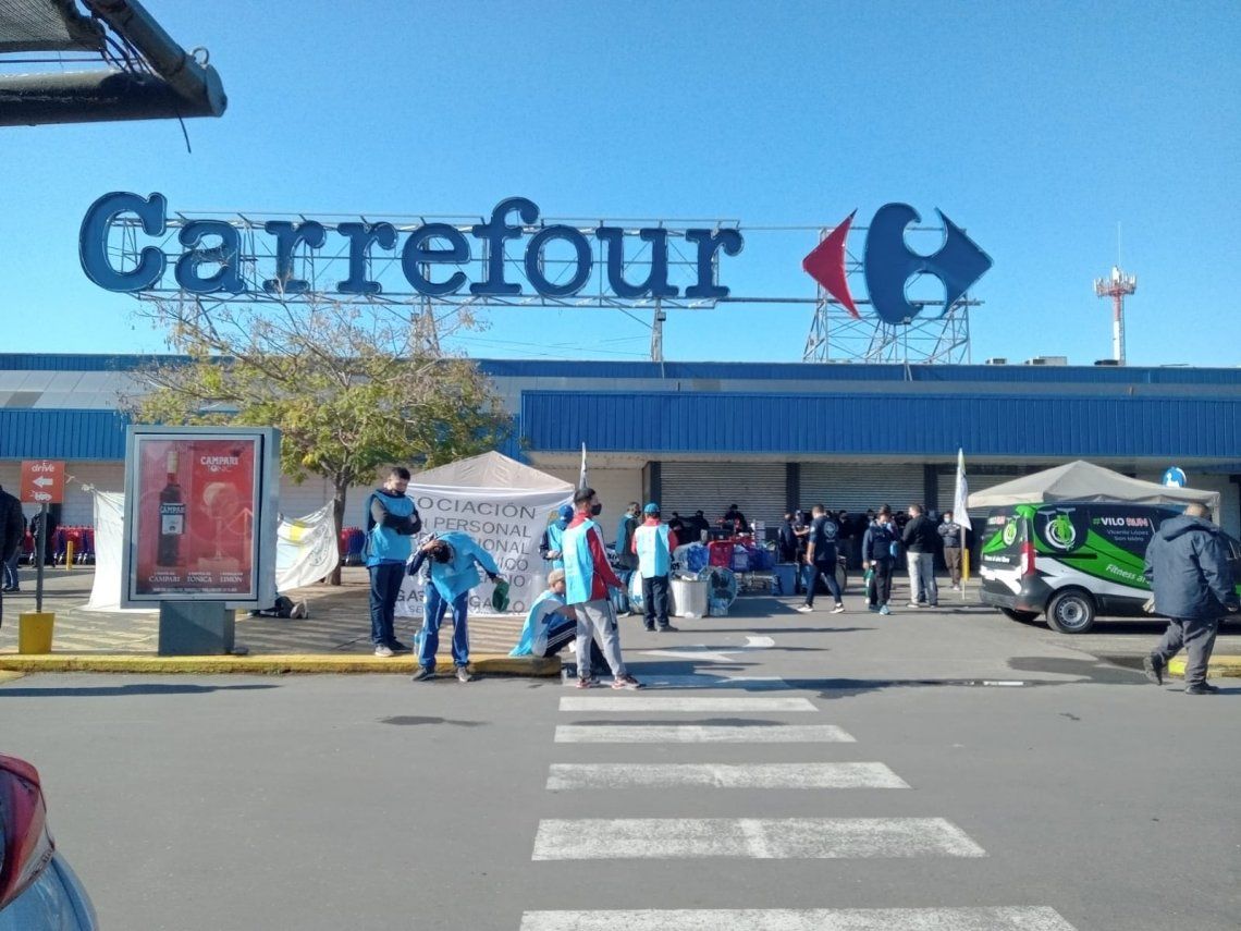 Carrefour de Vicente López bloqueado por protesta sindical