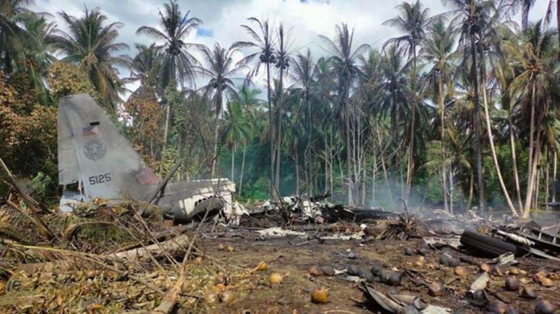 Filipinas: El avión iba con 92 personas a bordo