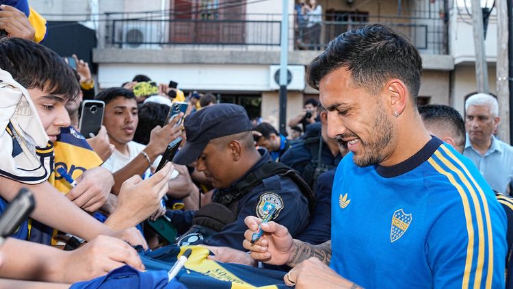 El plantel de Boca recibió una calurosa recepción en Santiago del Estero.