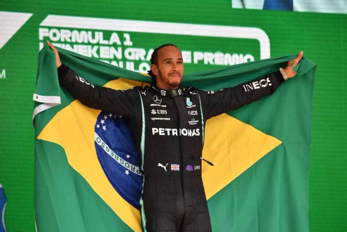 Lewis Hamilton lideró el podio en Brasil.