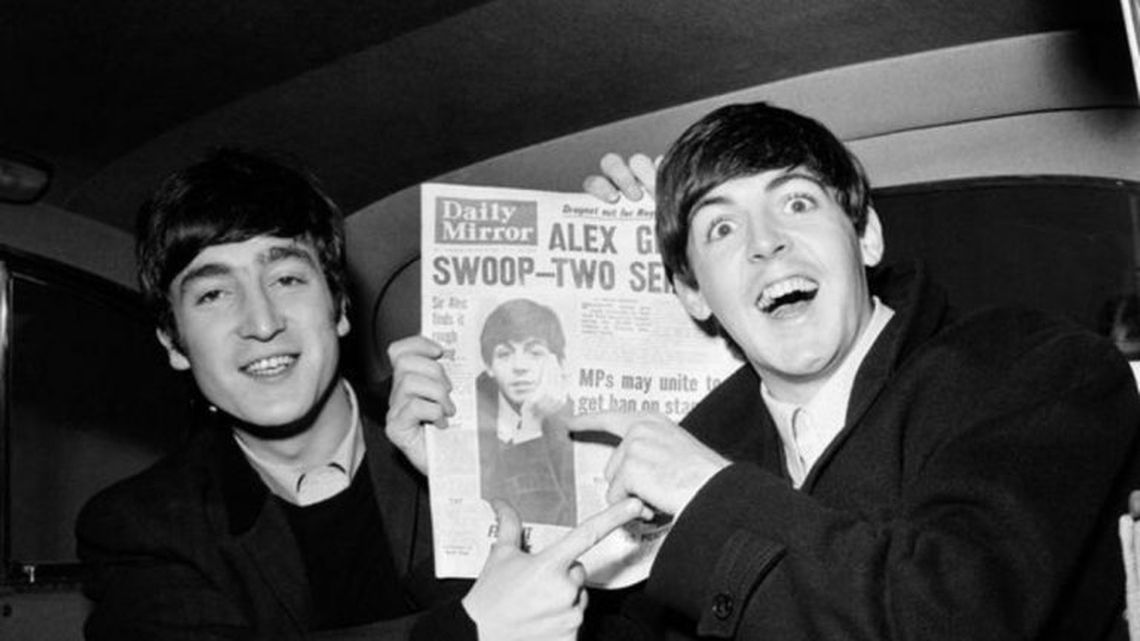 John Lennon y Paul McCartney se conocieron el 6 de julio de 1957.