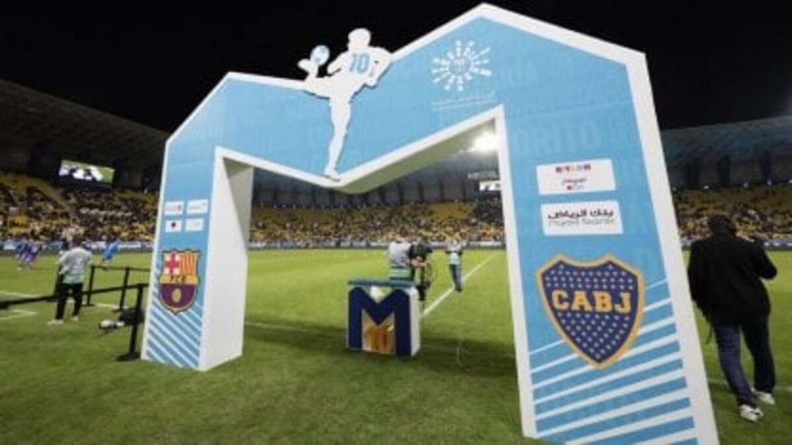 Boca y Barcelona disputan la Maradona Cup.