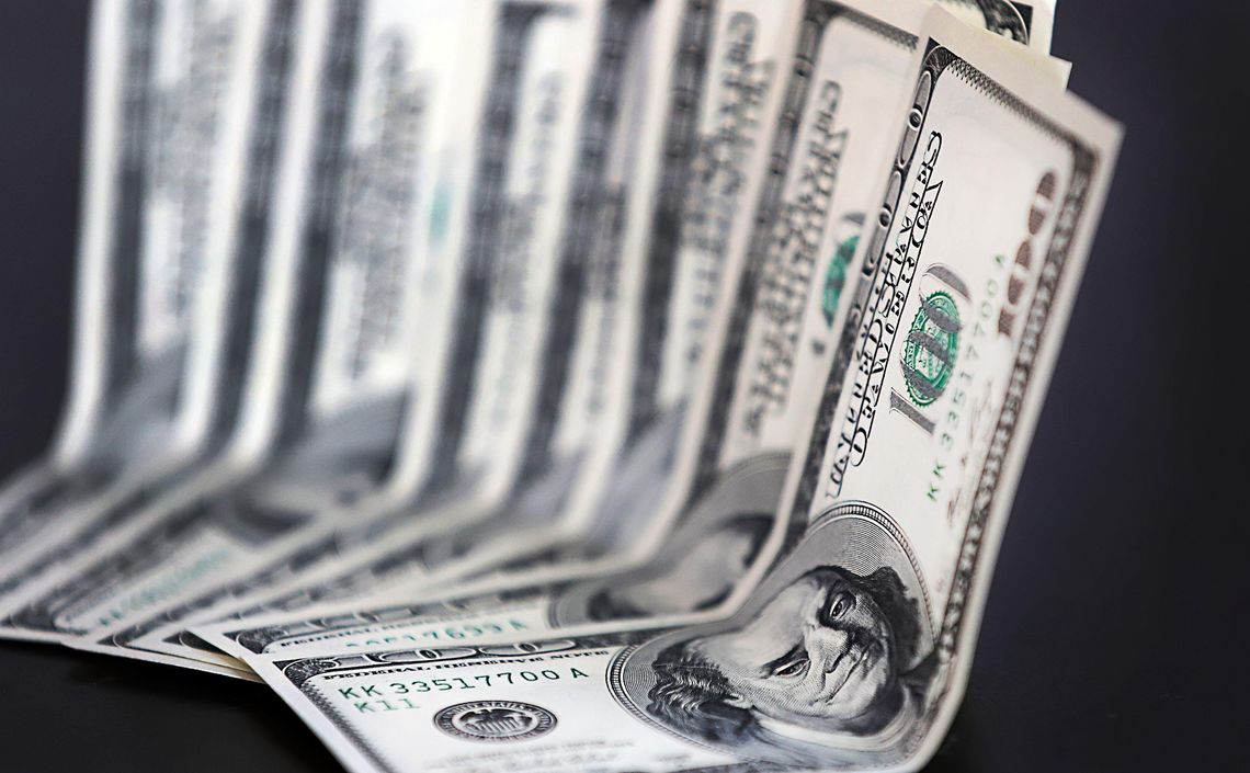 El dólar blue cerró la semana en $306. 