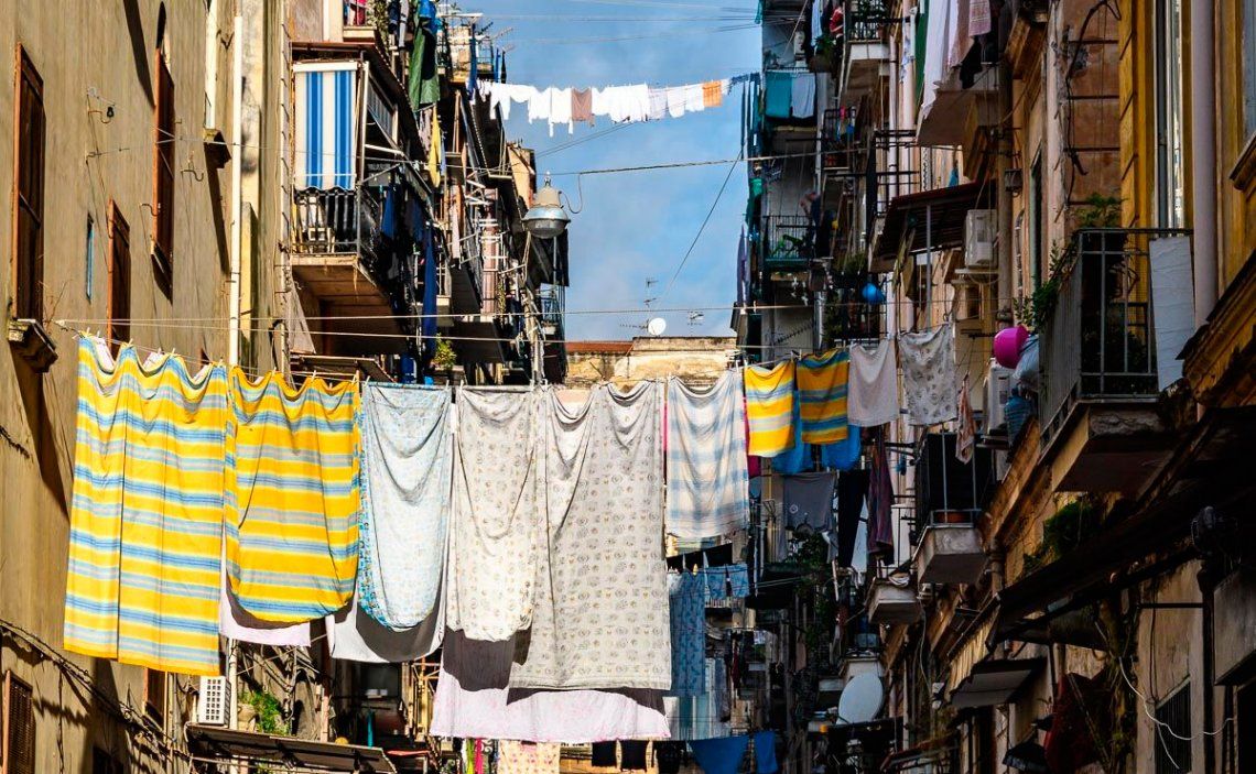 Nápoles: detienen a mafia que extorsionaba a comerciantes y les hacía factura