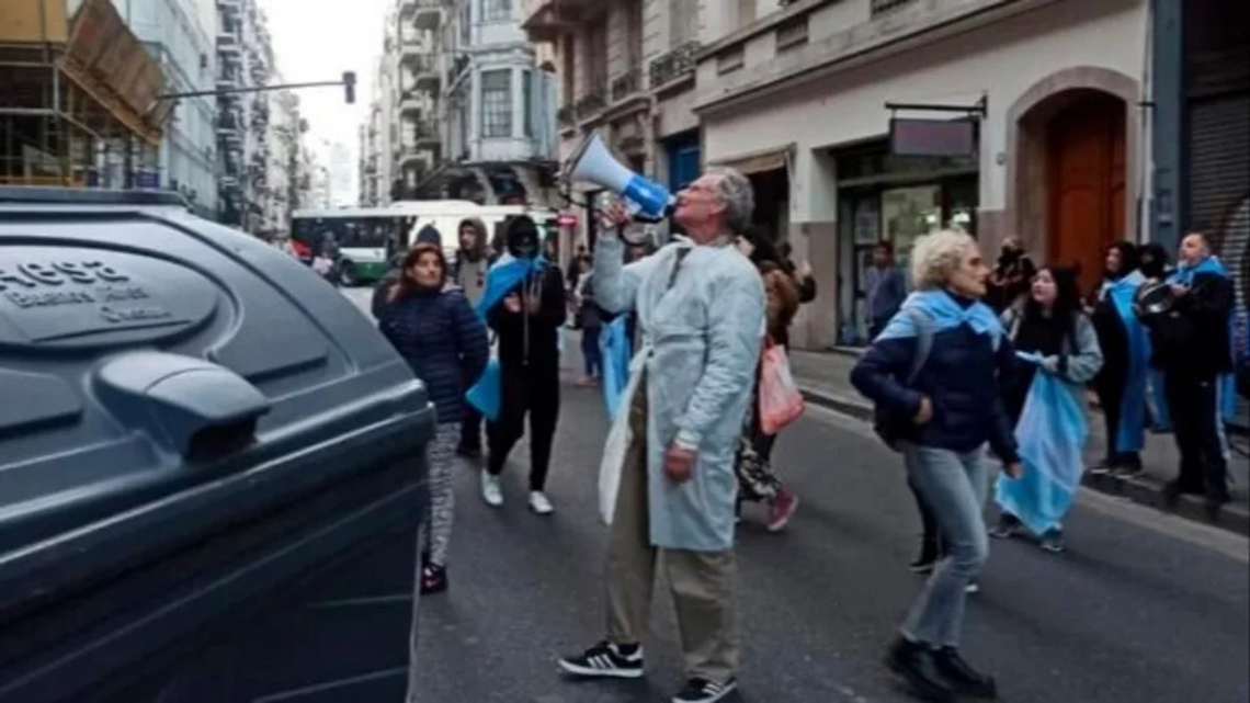 Se negó a declarar el manifestante que había amenazado a Cristina Kirchner