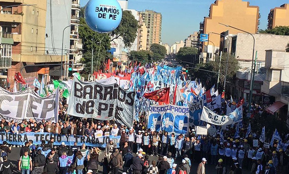 Distintos movimiento sociales y organizaciones populares protestarán frente a cinco ministerios del Gobierno de la Ciudad de Buenos Aires.