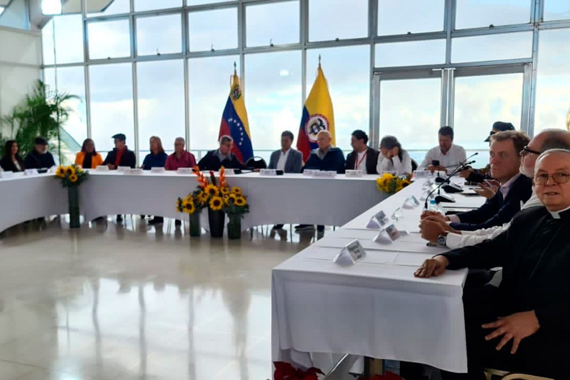 El Gobierno de Colombia y el ELN retomaron los diálogos por la Paz