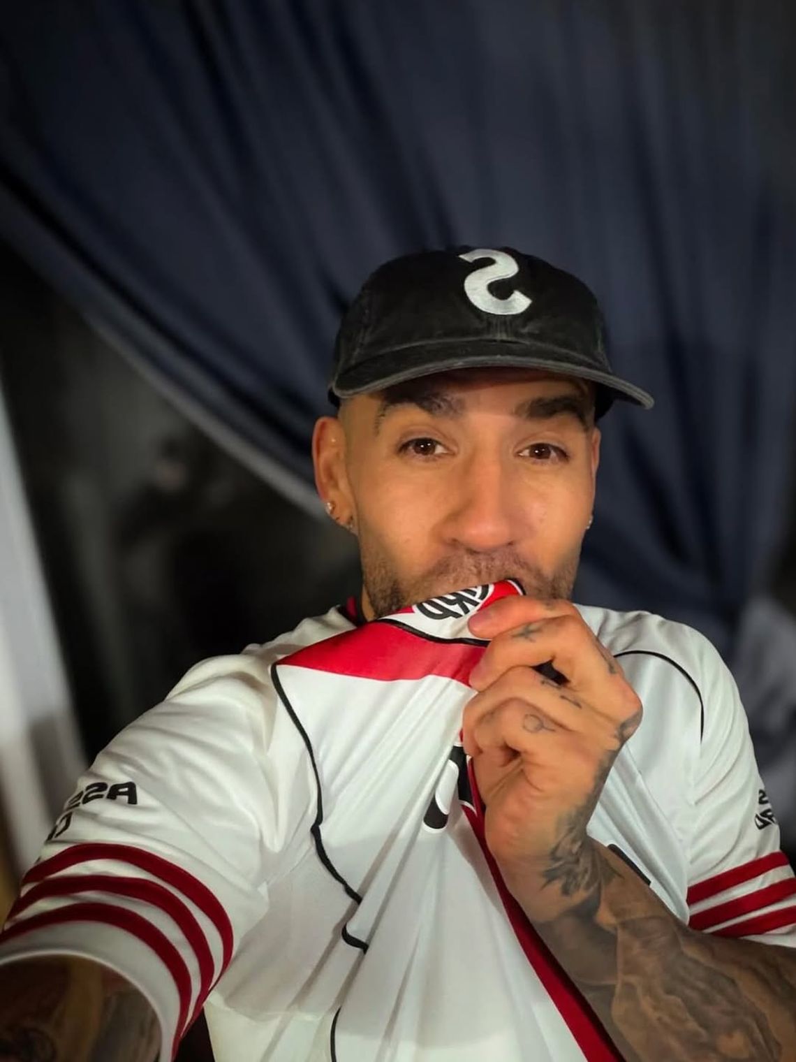 Otamendi ya se puso la camiseta de River.