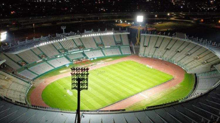 Boca y Vélez se enfrentan en el estadio Mario Kempes de Córdoba.