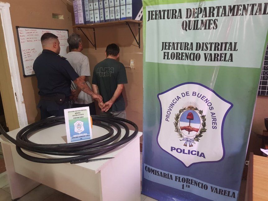 Florencio Varela: dos detenidos por robar cables de teléfono