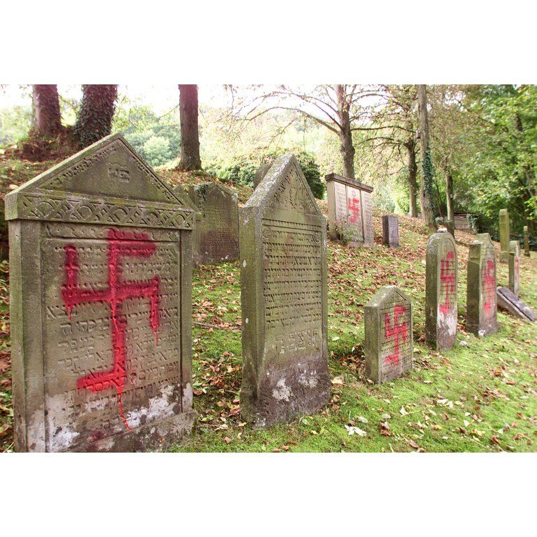La DAIA repudió la venta de objetos nazis en Villa General Belgrano