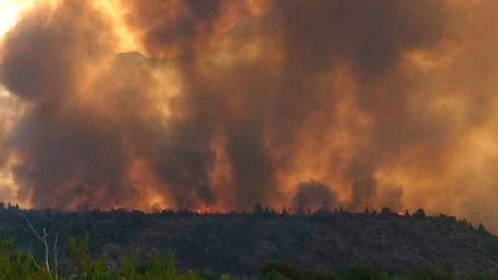 Continúa la lucha contra los incendios en El Bolsón