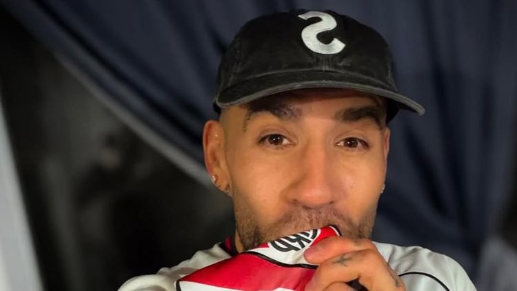 Otamendi ya se puso la camiseta de River.