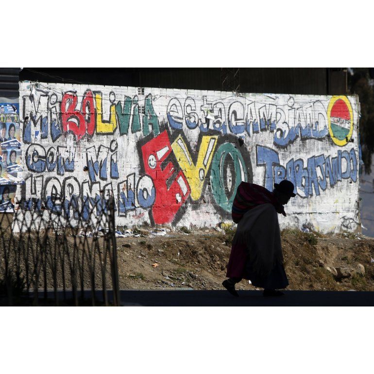 Evo Morales arrasó en Bolivia con más del 60% de los votos