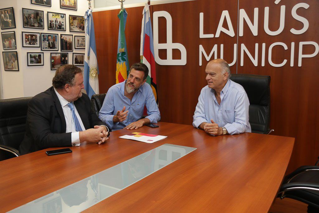 Grindetti firmó un convenio con la Unión de Magistrados de Lomas