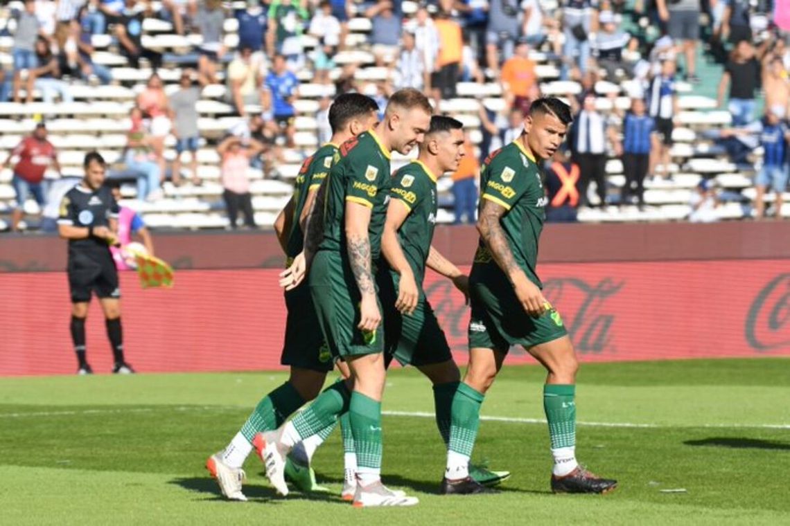 El imparable Defensa y Justicia vapuleó a Talleres.