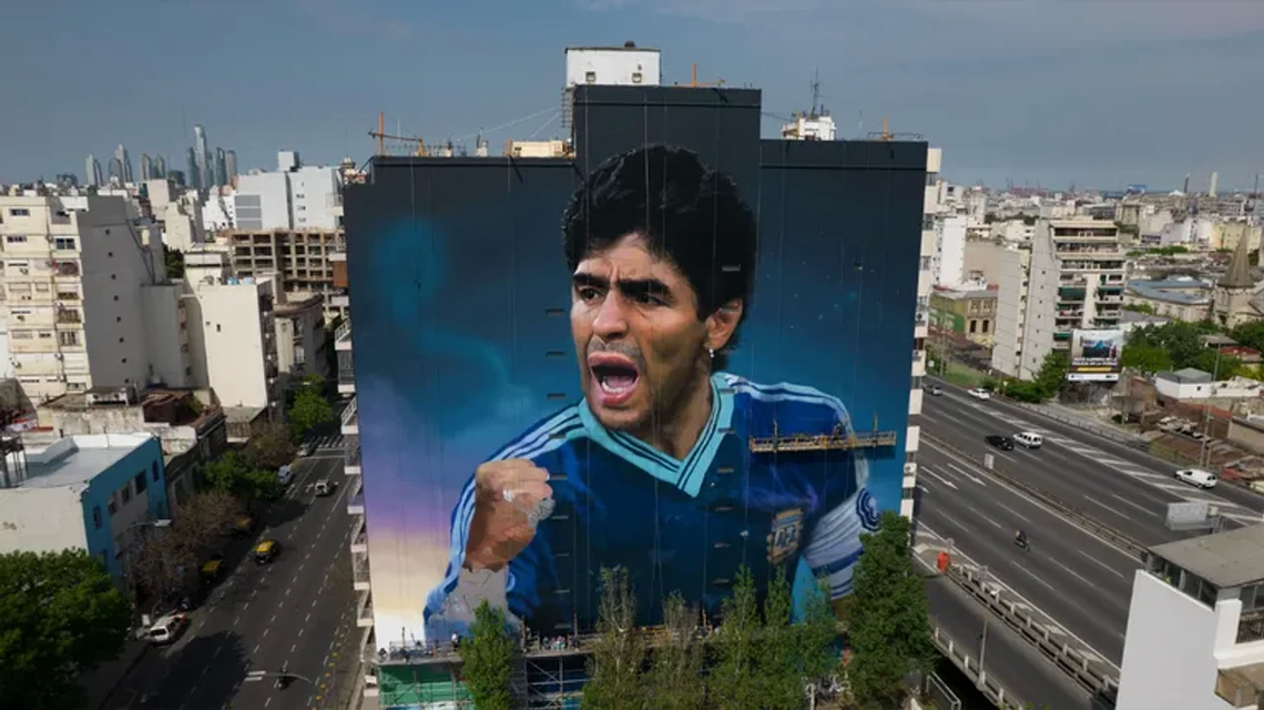 Se espera que vayan familiares y excompañeros de Diego Armando Maradona.