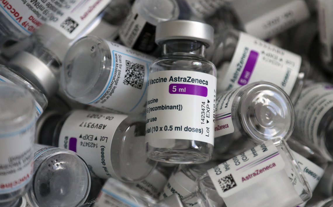 La vacuna de AstraZeneca mantendría la inmunidad aún contra la variante Delta. Archivo.
