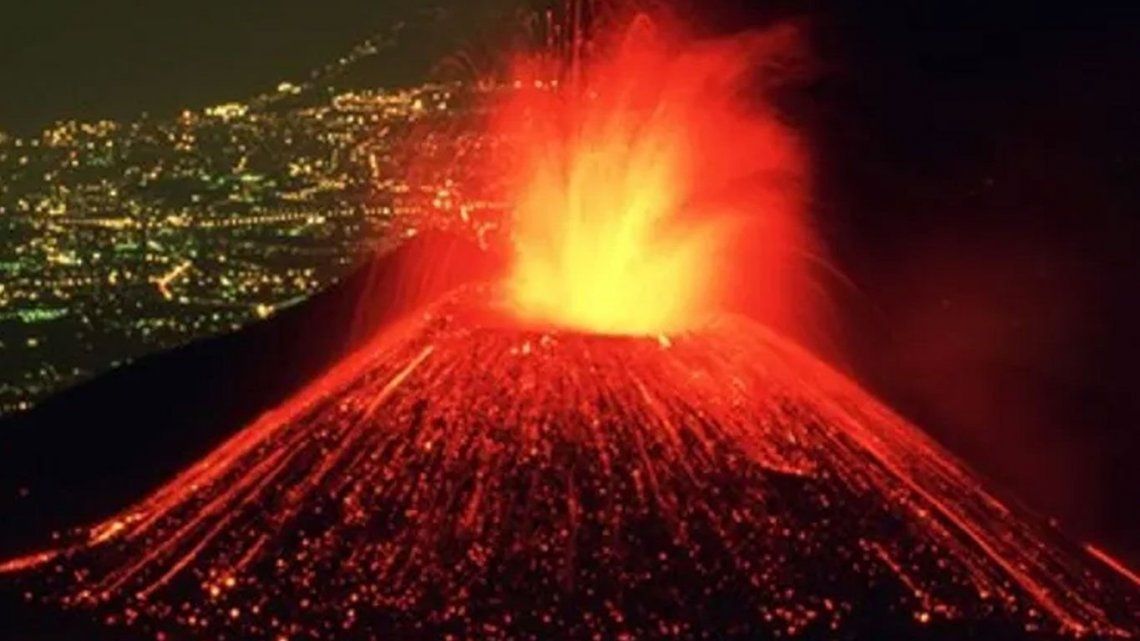 El Volcán Etna tiene la sexta erupción en una semana