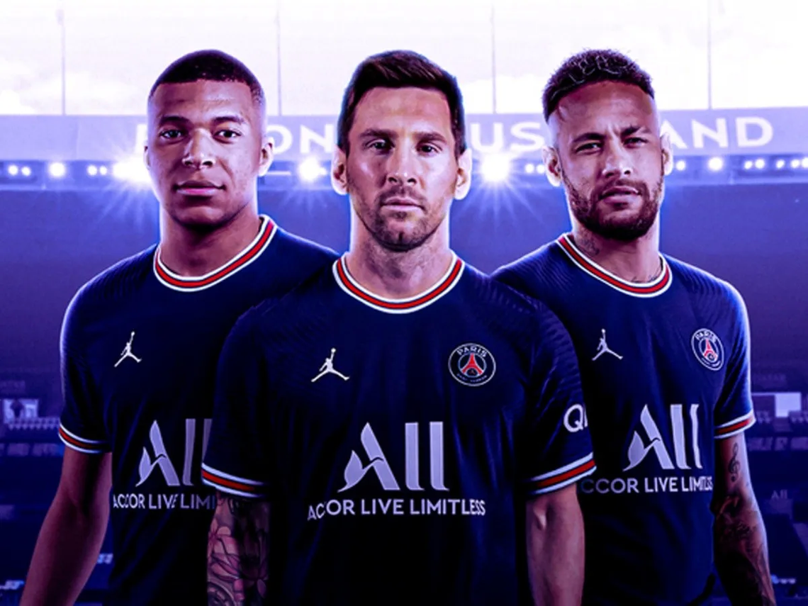 El dueño del PSG confirmó que escucharán ofertas por el club.