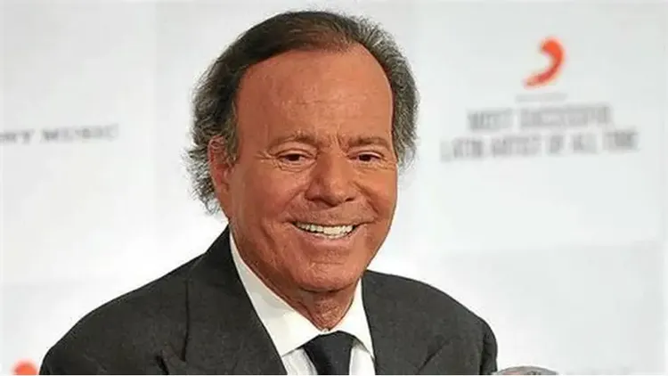 Julio Iglesias impulsó acciones legales tras ser calificado como ‘agresor sexual’.