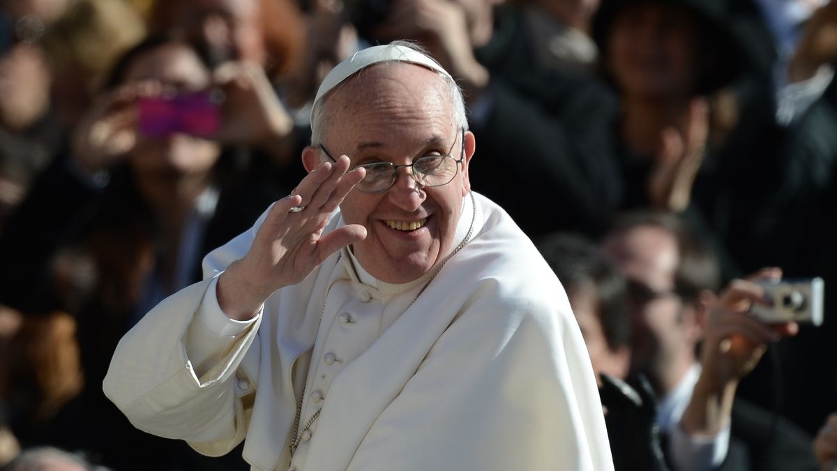 En su cumpleaños el Papa desayunó con vagabundos