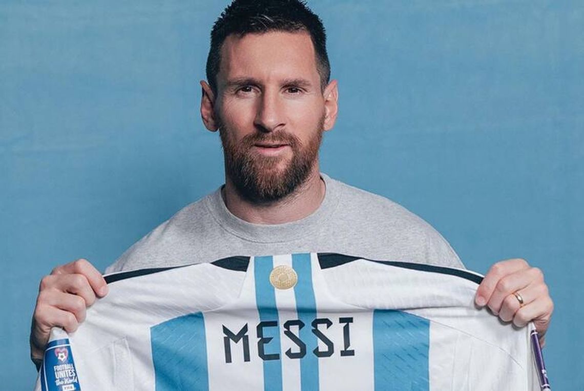 Se subastarán seis camisetas que Lionel Messi usó en el Mundial.
