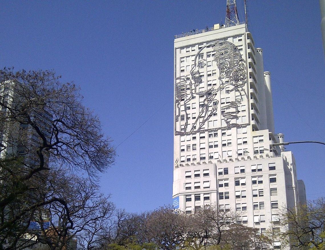 La emblemática obra de Eva Perón emplazada en el edificio de los ministerios de Salud y Desarrollo Social