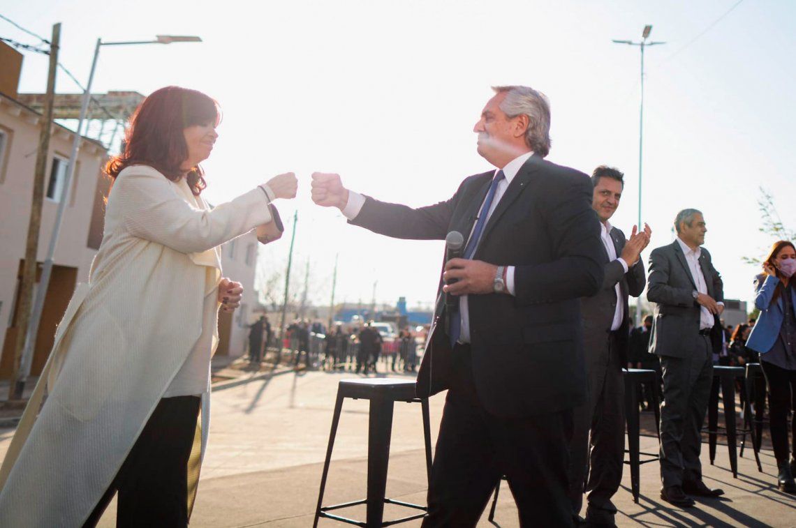 Cristina Kirchner y Alberto Fernández se mostraron juntos en un acto llevado a cabo en Isla Maciel.