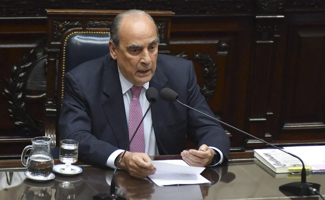 Guillermo Francos vinculó las denuncias por presuntas coimas con 