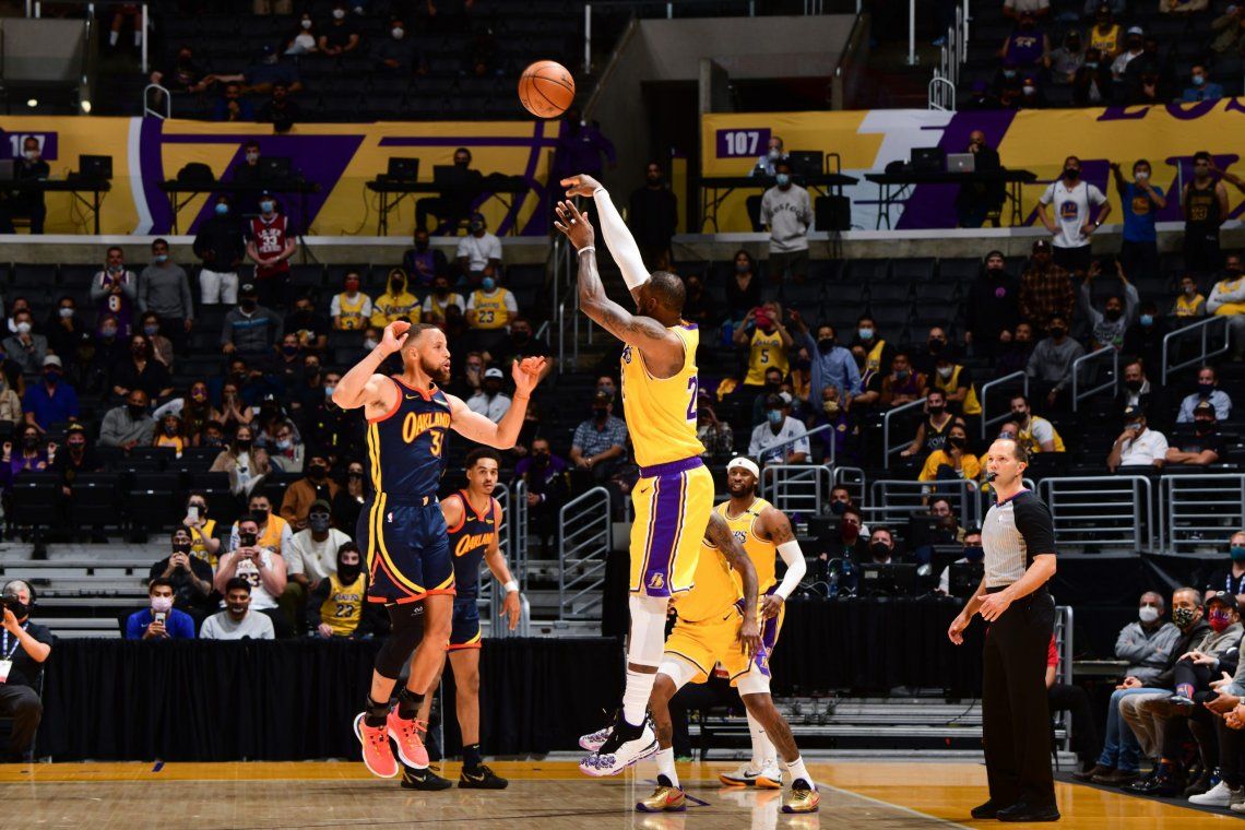 NBA: la bomba de LeBron James para meter a los Los Ángeles Lakers en Playoffs